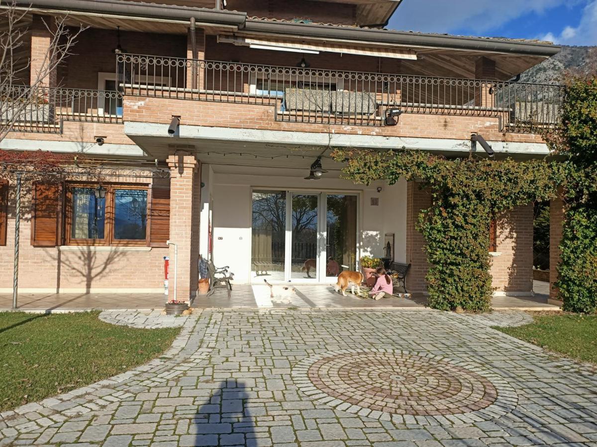 Rossomattone Countryhouse スルモナ エクステリア 写真