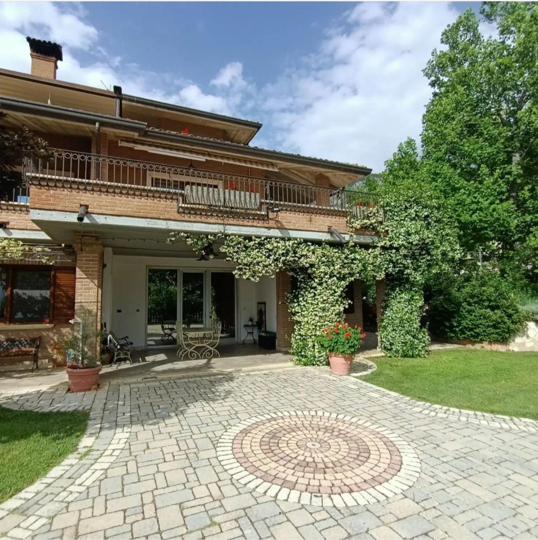 Rossomattone Countryhouse スルモナ エクステリア 写真